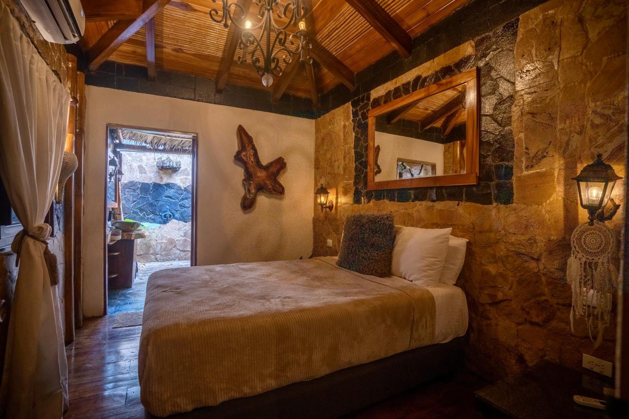 Ocho Artisan Bungalows (Adults Only) Tamarindo Luaran gambar
