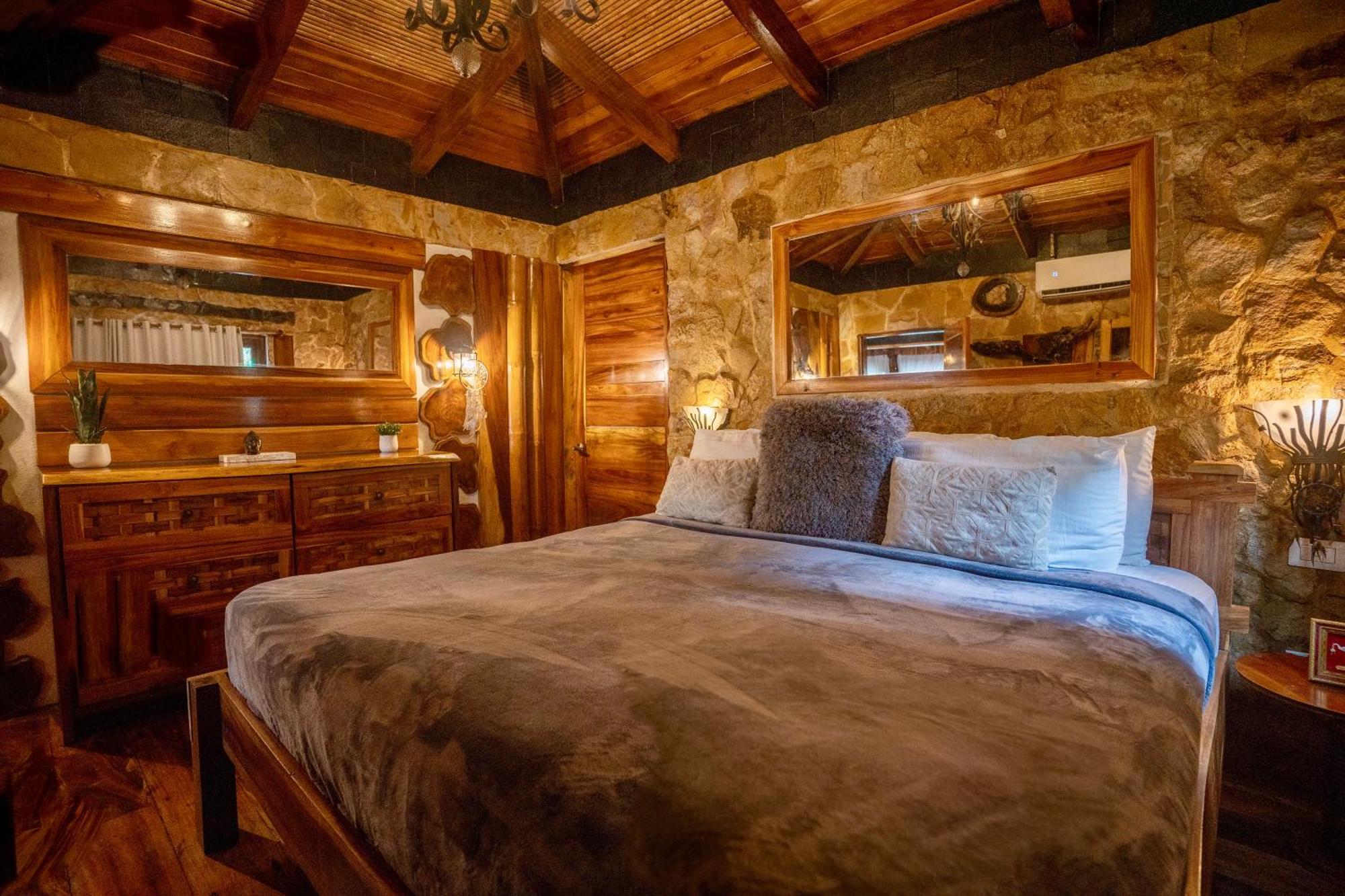 Ocho Artisan Bungalows (Adults Only) Tamarindo Luaran gambar