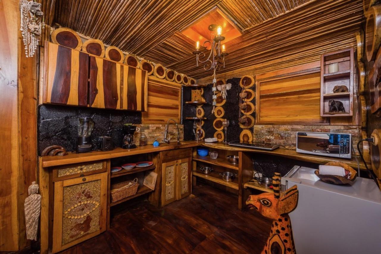 Ocho Artisan Bungalows (Adults Only) Tamarindo Luaran gambar